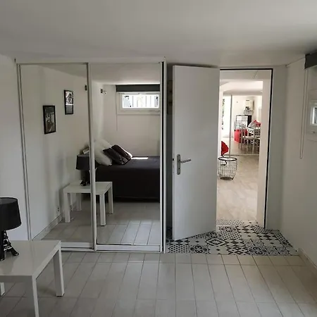 شقة 50 M2 Dans Maison Privative Avec Terrasse Et Jardin Privee