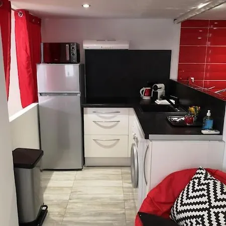 50 M2 Dans Maison Privative Avec Terrasse Et Jardin Privee * لو كانيت