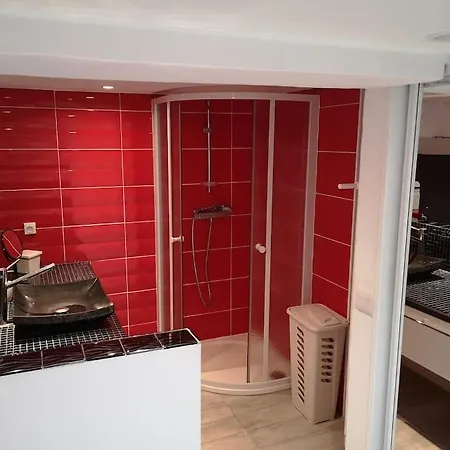 شقة 50 M2 Dans Maison Privative Avec Terrasse Et Jardin Privee