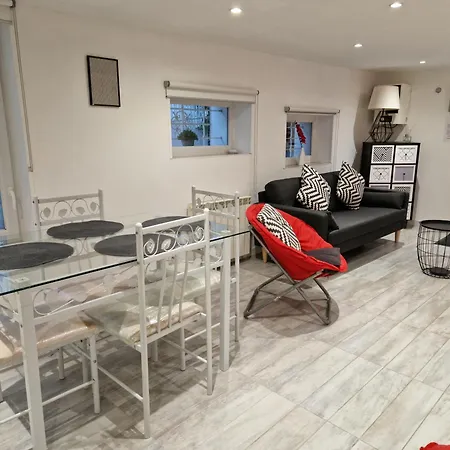 شقة 50 M2 Dans Maison Privative Avec Terrasse Et Jardin Privee لو كانيت