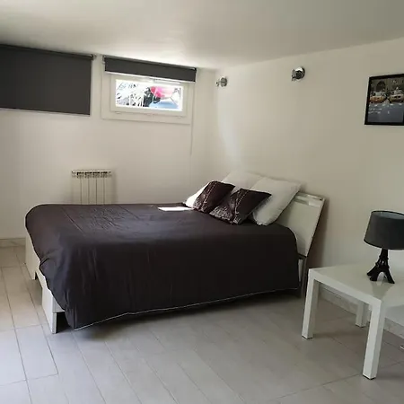 50 M2 Dans Maison Privative Avec Terrasse Et Jardin Privee 르까네